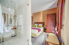 Queens Boutique Hotel - photo 19