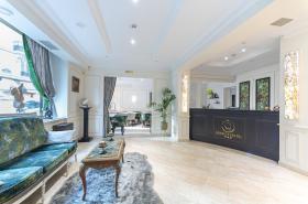 Queens Boutique Hotel - photo 27