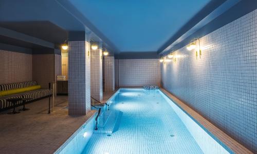 Hôtel du Rond-point des Champs-Élysées - photo 1