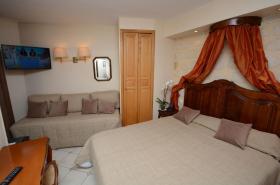 Familia Hotel - photo 9